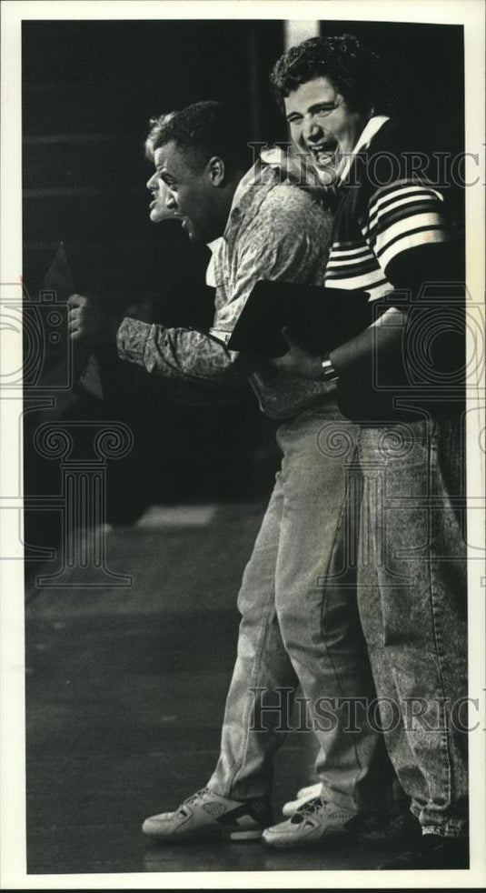 1991 Press Photo Actors from Intervention Theater at Waukesha North High School - Historic Images