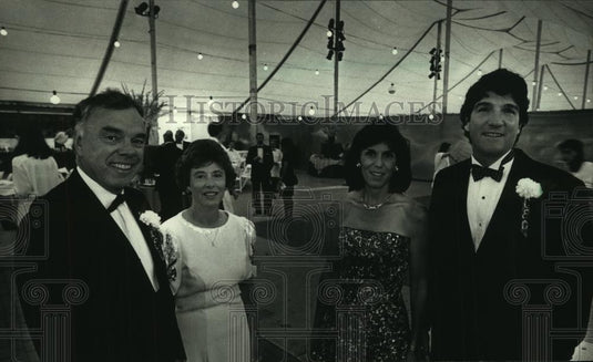 1991 Press Photo United Performing Arts Fund benefit in Milwaukee - mjc18052 - Historic Images