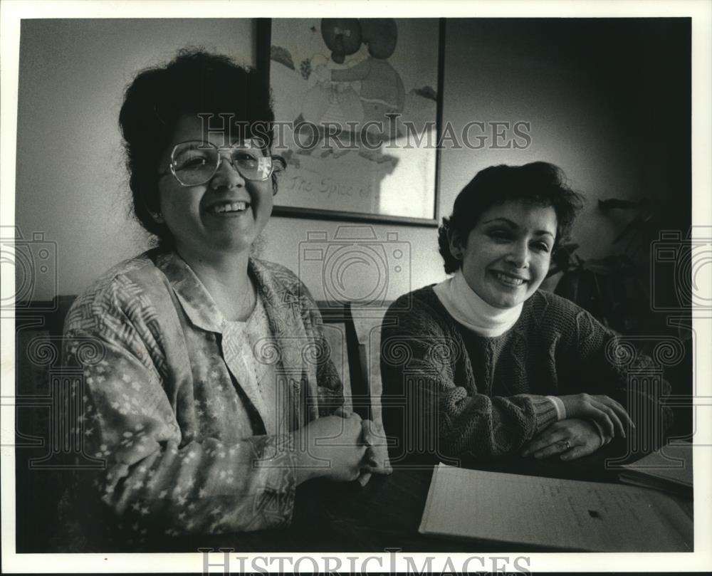 1993 Press Photo Rosita Torres &amp; Gabriella Caballero Moersfelder, counselors - Historic Images
