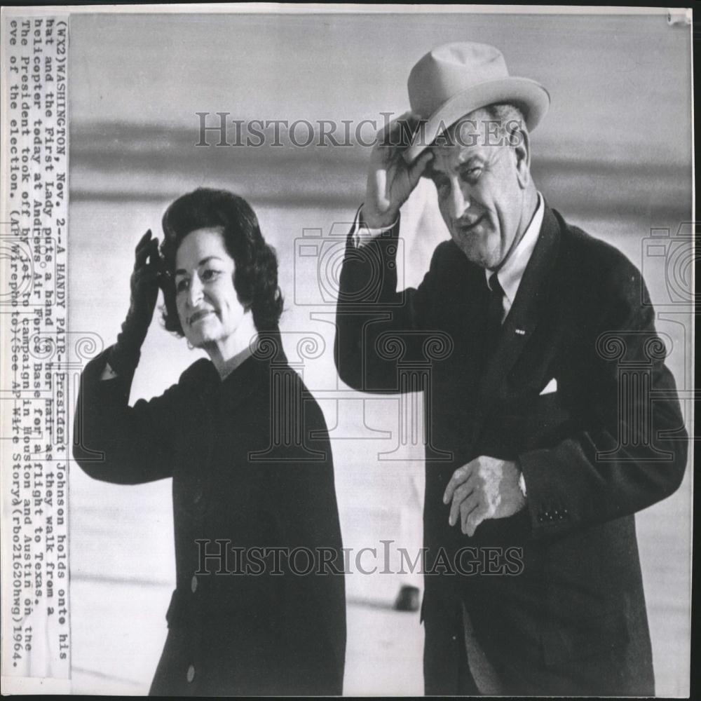 1964 Press Photo Pres Johnson Wife Andrews Base Arrival - RRV27009 - Historic Images