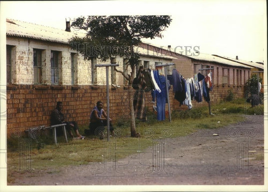 1993 Press Photo Migrant worker hostels in Soweto, South Africa - mjc16093 - Historic Images