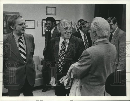Press Photo Milwaukee Alderman Martin E. Schreiber and company - mjc21327 - Historic Images