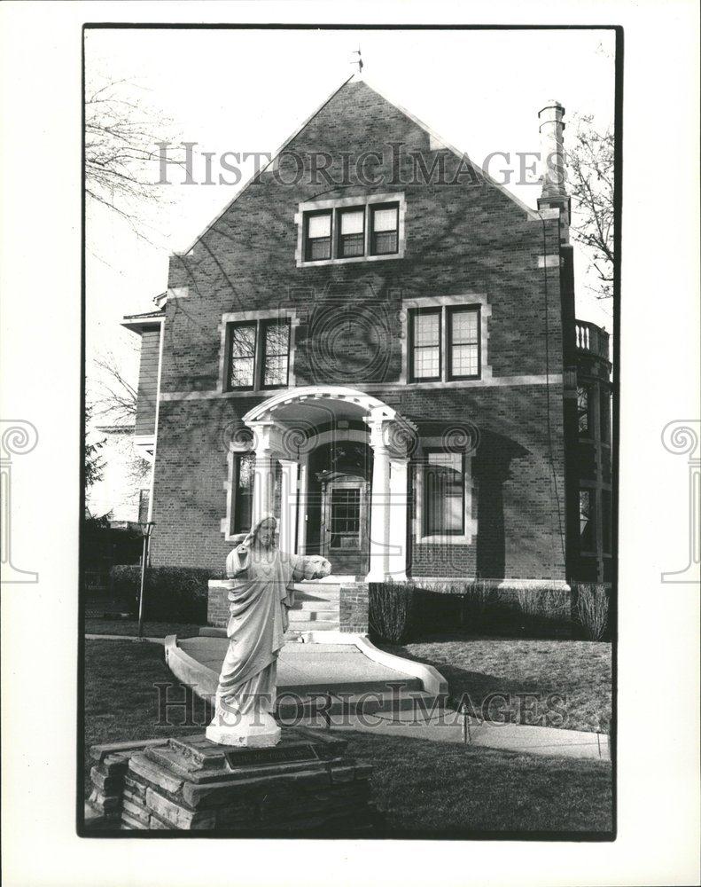 1990 Press Photo St Veronica churches Chicago statute - RRV60393 - Historic Images