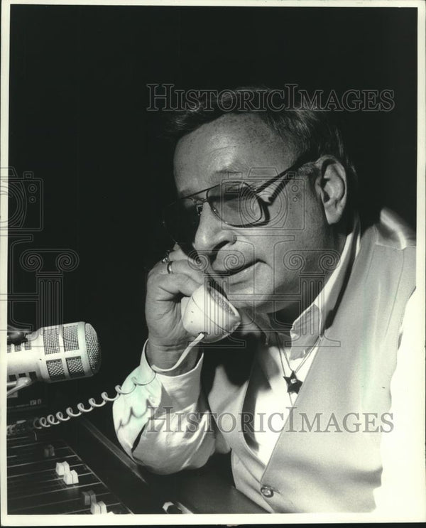 Larry (The Legend) Johnson, Milwaukee disc jockey, 1984 vintage press ...