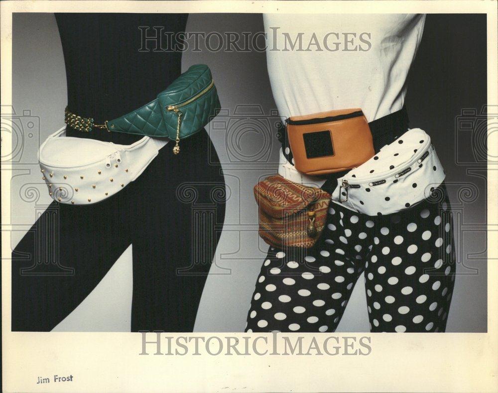 1990 Press Photo Diving Booties show boaters hand bags - RRV43023 - Historic Images