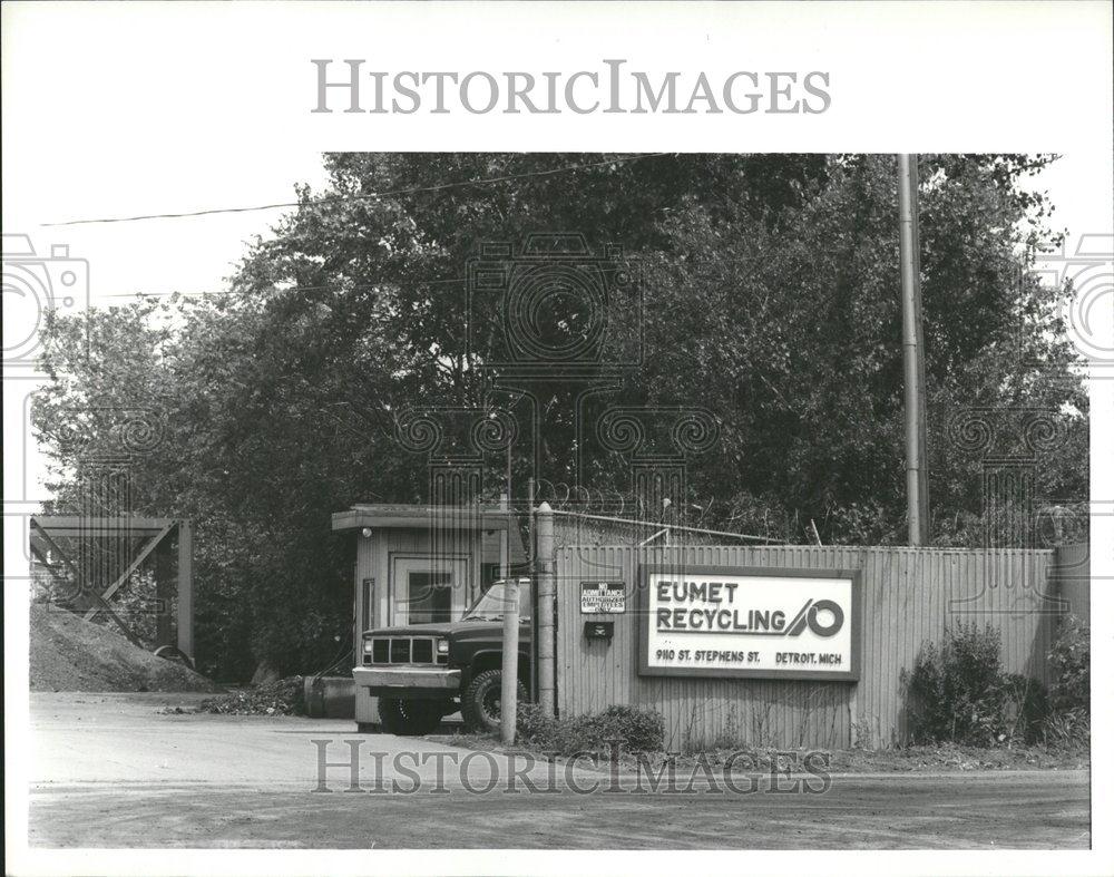 1992 Press Photo Eumet Recycling Steven Roberts Detroit - RRV72921 - Historic Images