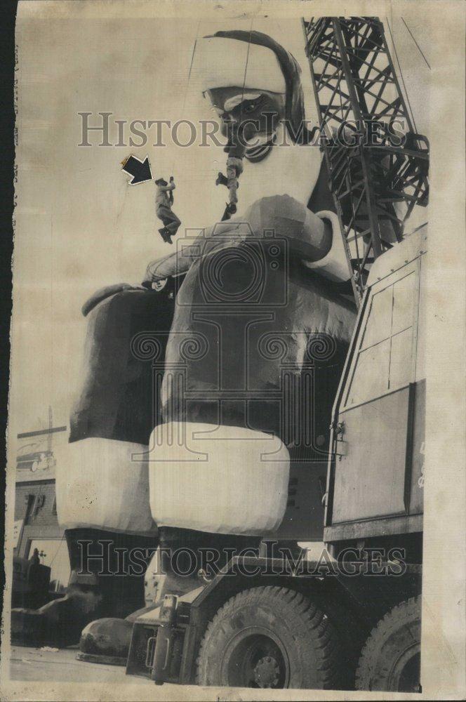 1963 Press Photo Crane Cable Roy Davis Steel Ball - RRV61891 - Historic Images
