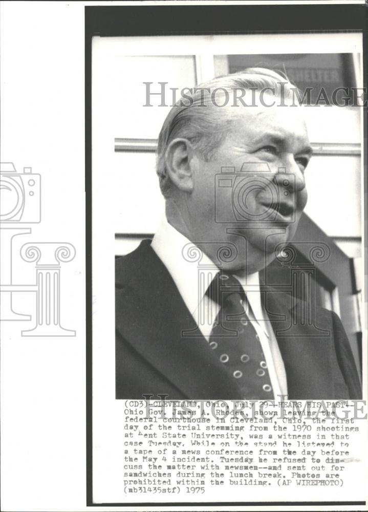 1975 Press Photo Ohio Gov James Rhodes Court Cleveland - RRV31253 - Historic Images