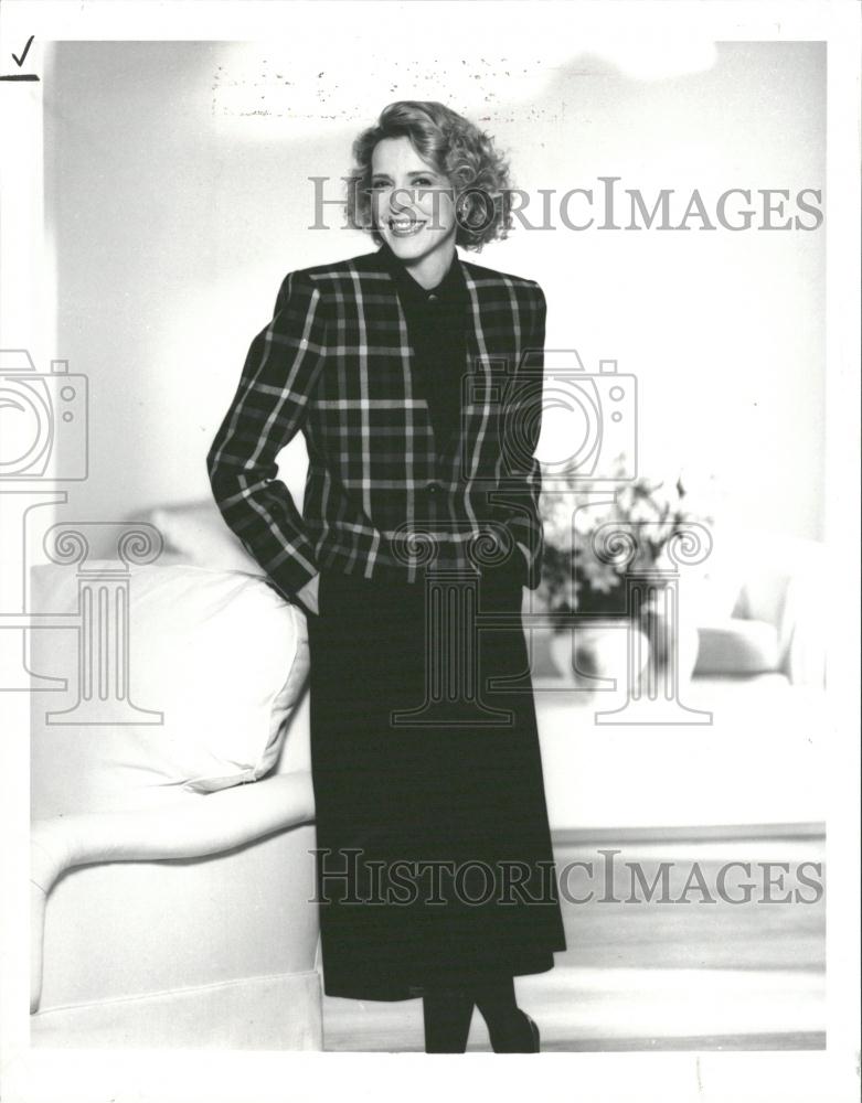 1992 Press Photo woman clothing black skirt plaid coat - RRV35821 - Historic Images