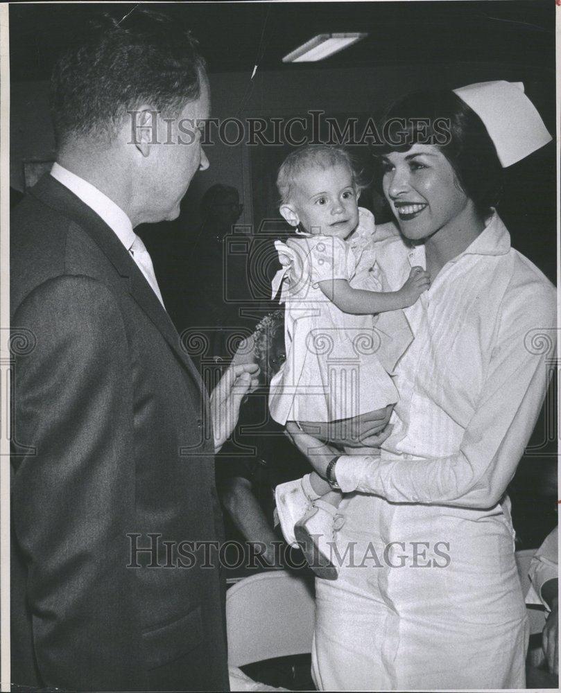 1961 Press Photo Richard Nixon Greet New Friend Patty - RRV00105 - Historic Images