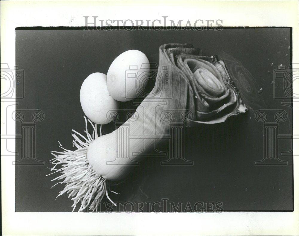 1983 Press Photo Egg symbolic life cycle leek patties - RRV41619 - Historic Images