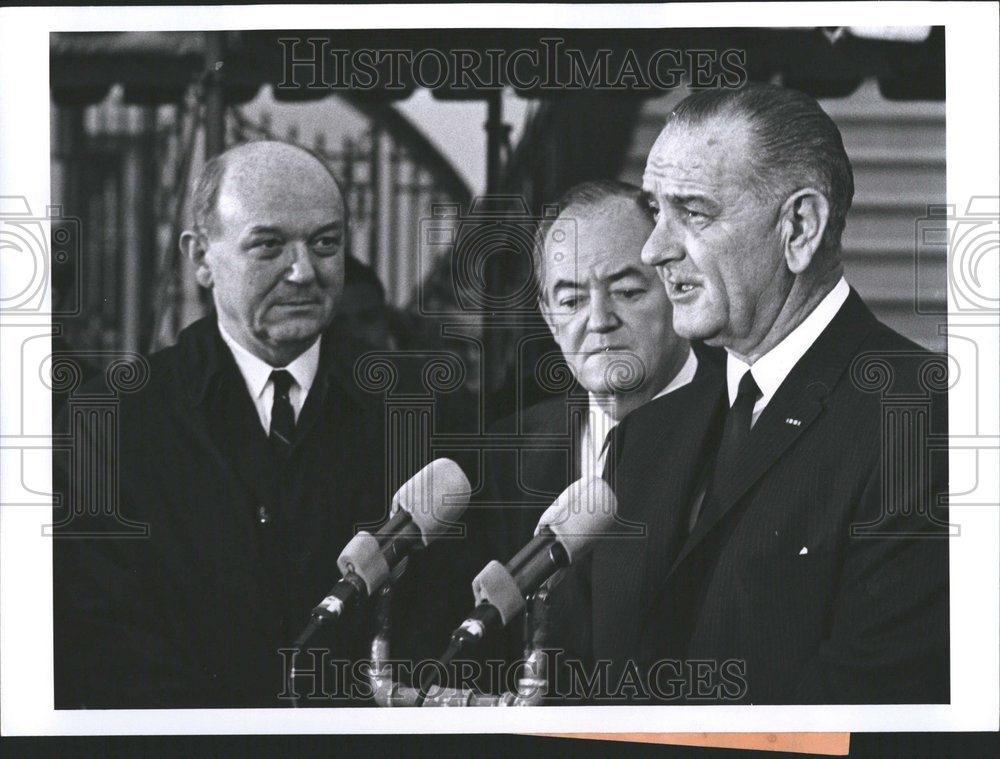 1966 Press Photo Hubert Humprey Lyndon Johnson - RRV47407 - Historic Images