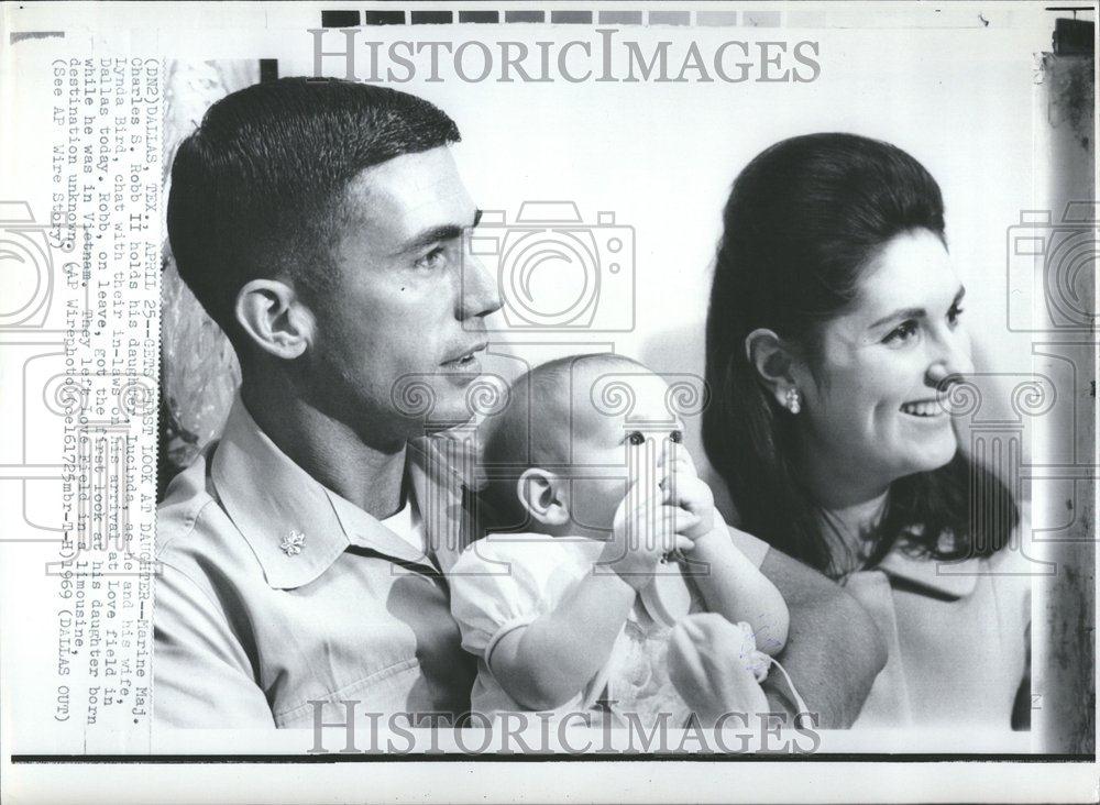 1969 Press Photo Marine Majer Robb II Lucinds Lynda - RRV58365 - Historic Images