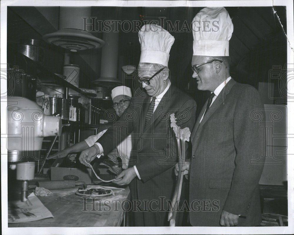 1960 Press Photo Honor Macomb Country rhubarb Festival - RRV53709 - Historic Images