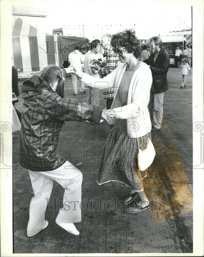 1982 Press Photo Regina Adrienne Kraft Taste Polonia - RRV69849 - Historic Images