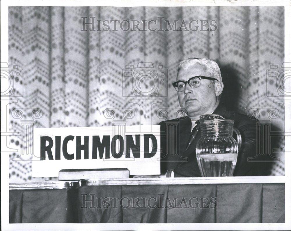 1962 Press Photo Paul Richmond Broker - RRV72269 - Historic Images