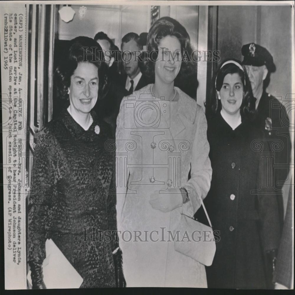 1965 Press Photo Pres Johnson Wife Daughters Speech - RRV27029 - Historic Images