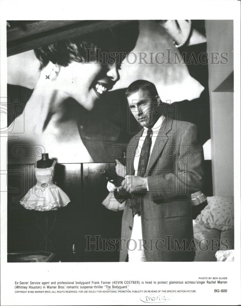 1993 Press Photo Actor Kevin Costner In &quot; The Bodyguard - RRV35841 - Historic Images