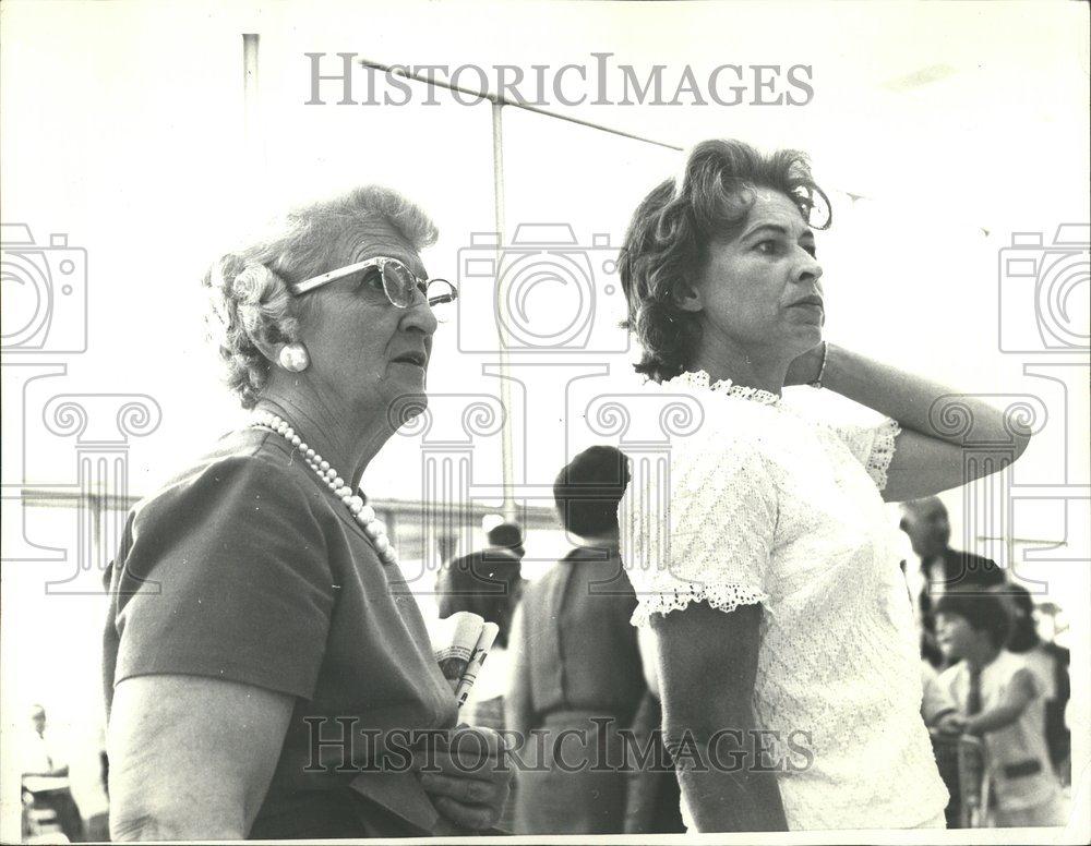 1966 Press Photo O&#39;Hare Passengers Airline Strike - RRV44755 - Historic Images