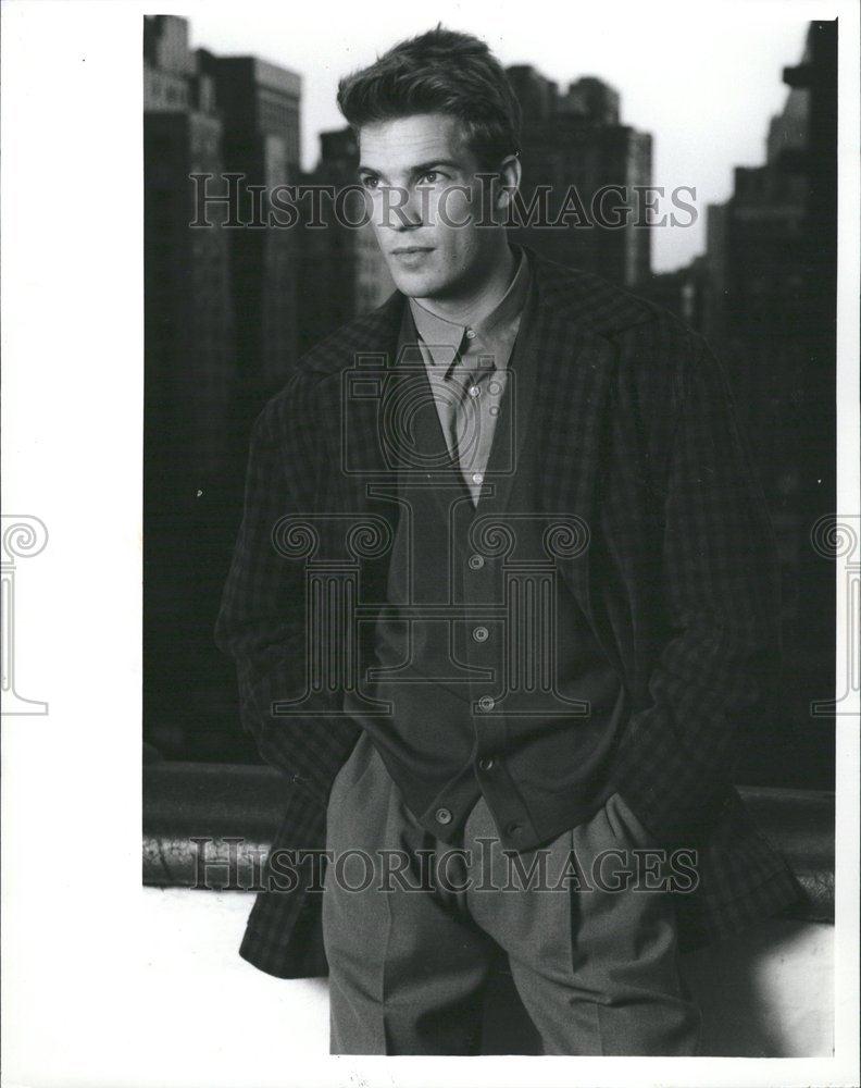 1990 Press Photo Ronaldus Shamask Jacket Fashion Men - RRV54661 - Historic Images