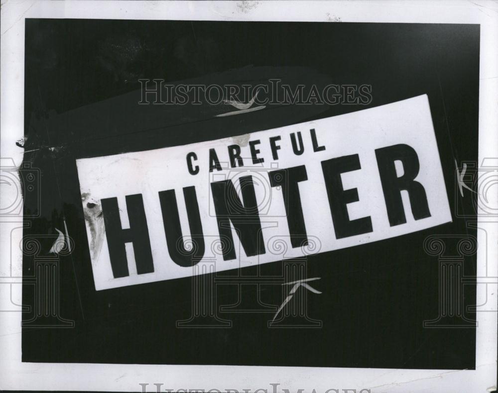 1954 Press Photo Hunting Sign - RRV02975 - Historic Images