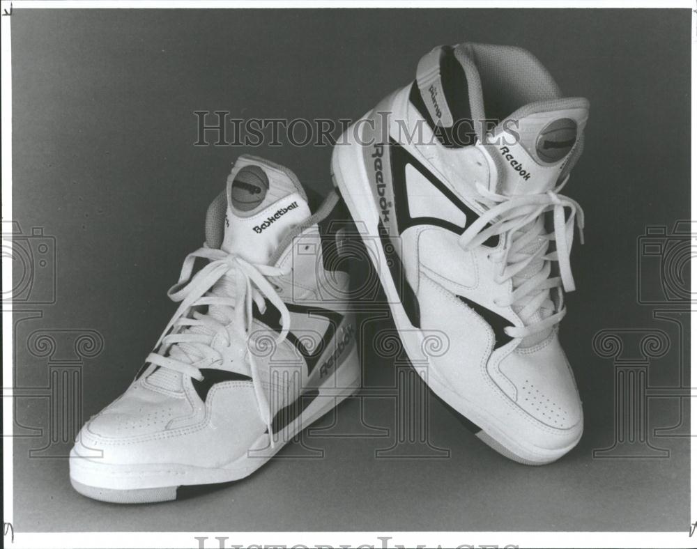 1990 Press Photo Shoes Athletics Clothing - RRV37735 - Historic Images