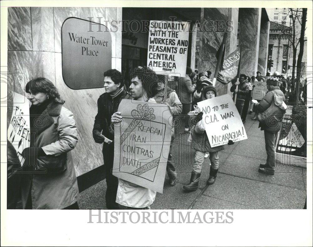 1986 Press Photo Protest U.S. Intervention Central - RRV59575 - Historic Images