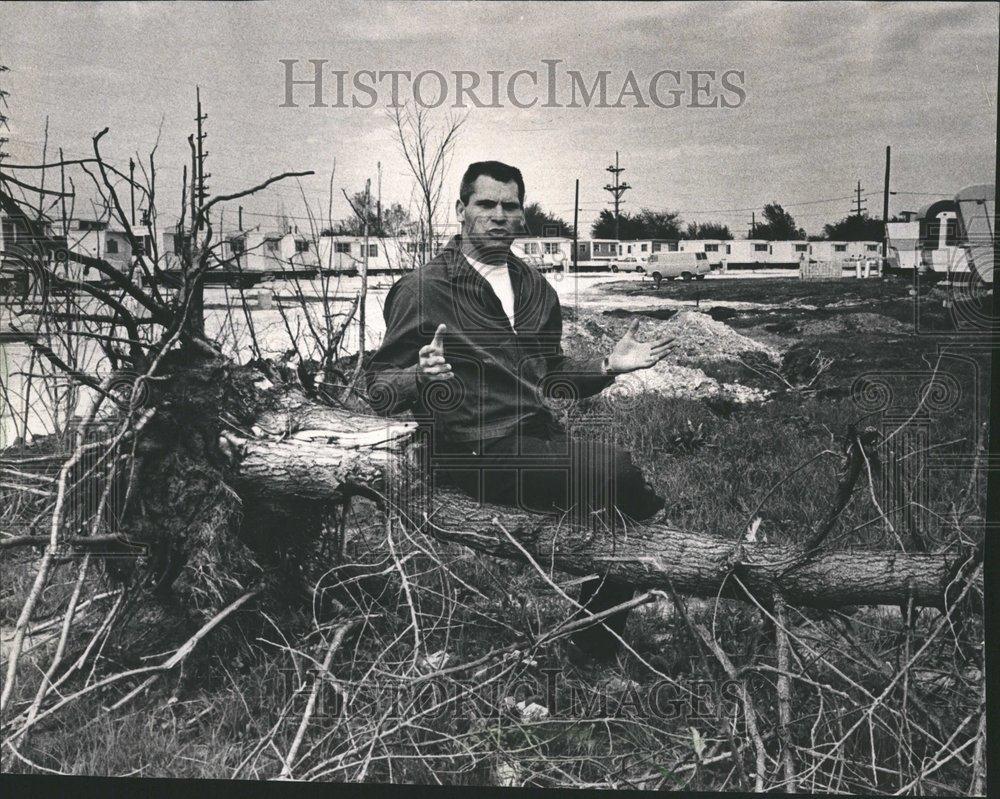 1967 Press Photo Jim Craig Tornado Oak Lown Hometown - RRV66813 - Historic Images