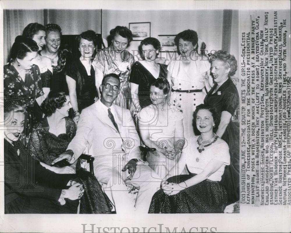 1952 Press Photo Sen. Estes Kefauver with Press Women - RRV25869 - Historic Images