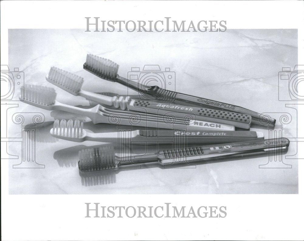 1992 Press Photo Toothbrushes in Varieties - RRV51711 - Historic Images