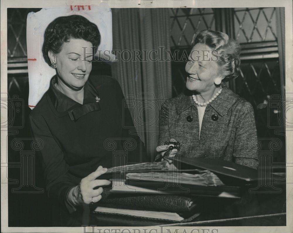 1958 Press Photo Mrs Malcolm McMillan,president of WDGA - RRV03037 - Historic Images