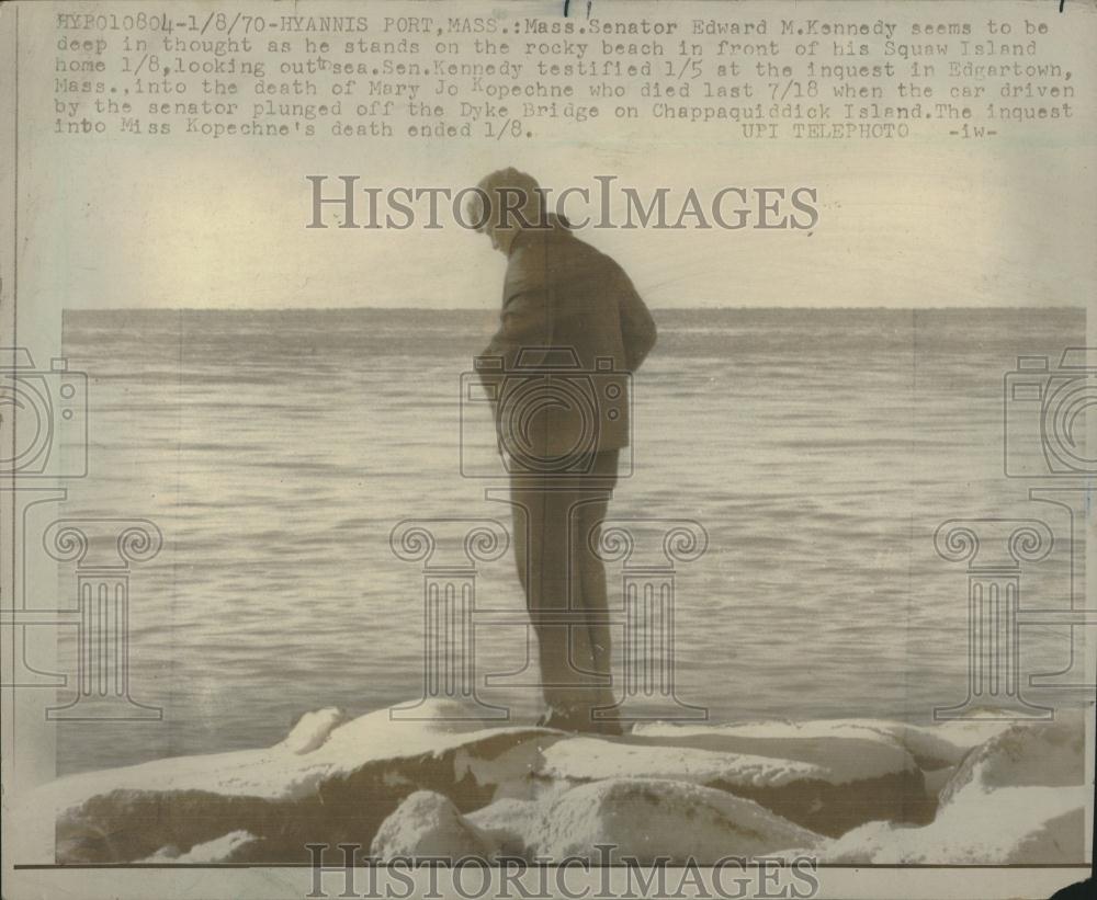 1970 Press Photo Senator Edward M Kennedy Hyannia Port - RRV16433 - Historic Images