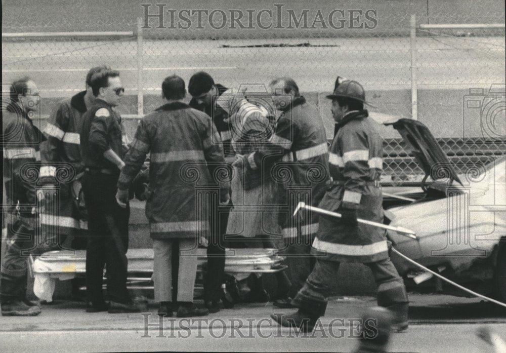 1986 Press Photo Auto Accident on Dan Ryan Expy - RRV01105 - Historic Images