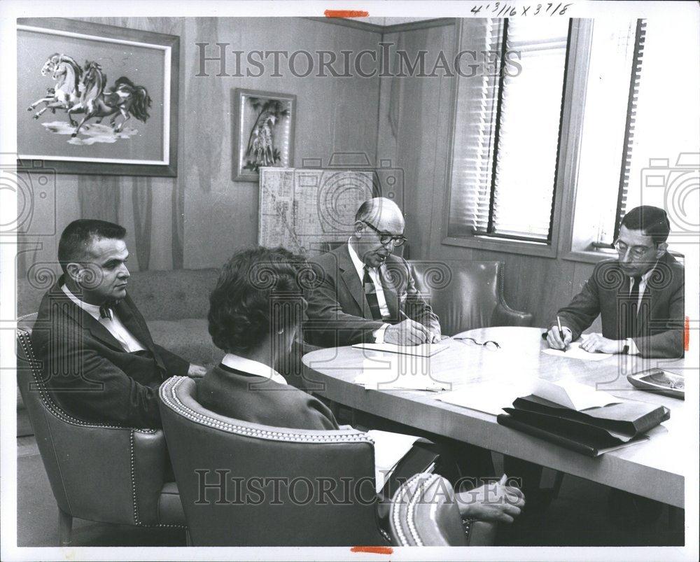 1961 Press Photo Max Osnos Merchant Meeting Officials - RRV53515 - Historic Images