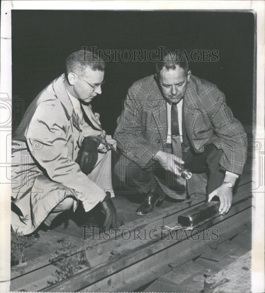 1960 Press Photo Obstacle removed from Nixon&#39;s path - RRV32979 - Historic Images