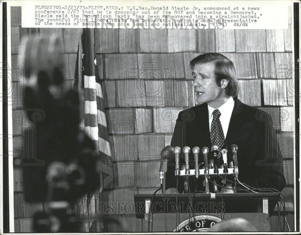 1973 Press Photo US Rep. Donald Riegle Jr. Democrat GOP - RRV58457 - Historic Images