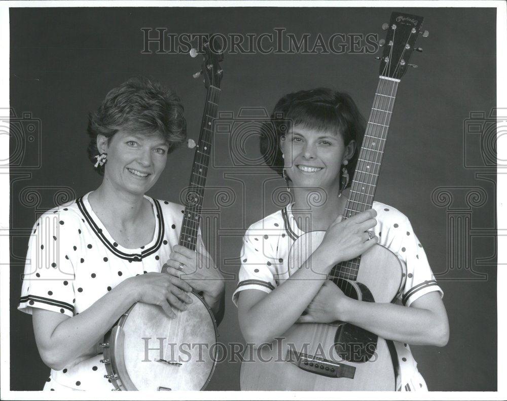 1990 Press Photo Music Group Song Sisters - RRV72989 - Historic Images