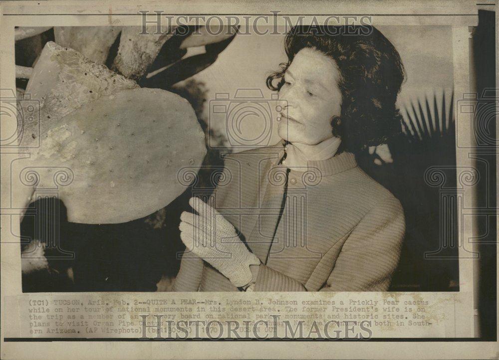 1970 Press Photo Mrs. Lyndon B. Johnson Prickly Pear - RRV49347 - Historic Images