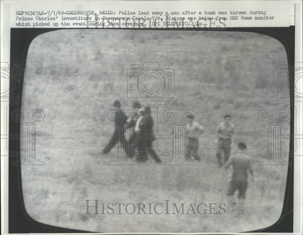 1969 Press Photo Prince Charles Police Bomb Castle Man - RRV46241 - Historic Images