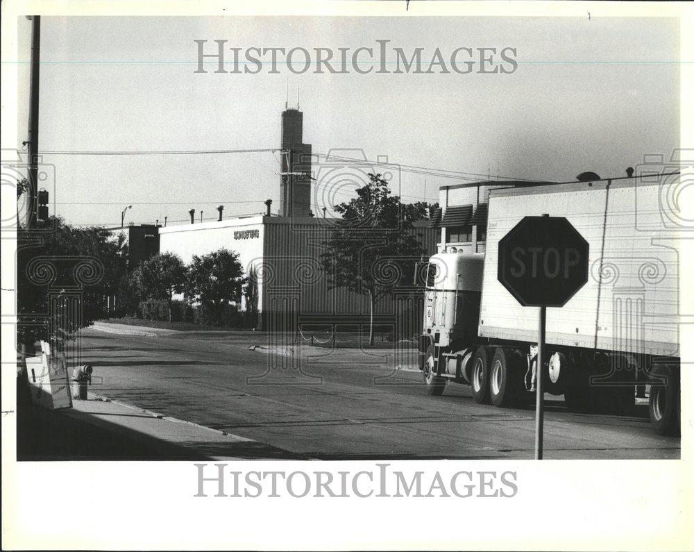 1984 Press Photo Back Yards Council Package Deal - RRV66101 - Historic Images