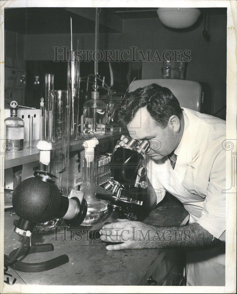 1955 Press Photo Food Drug Lab Test Disease Medicine - RRV62853 - Historic Images