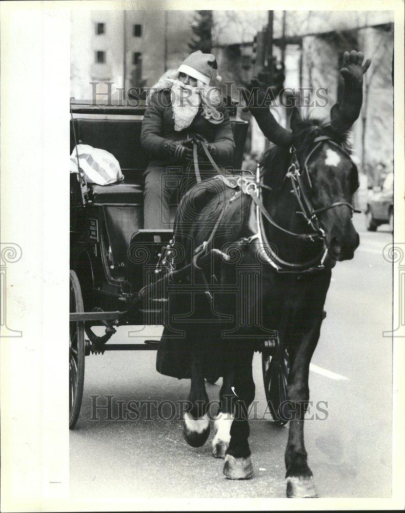 1984 Press Photo Santa Claus Chicago Carriage Co - RRV61423 - Historic Images