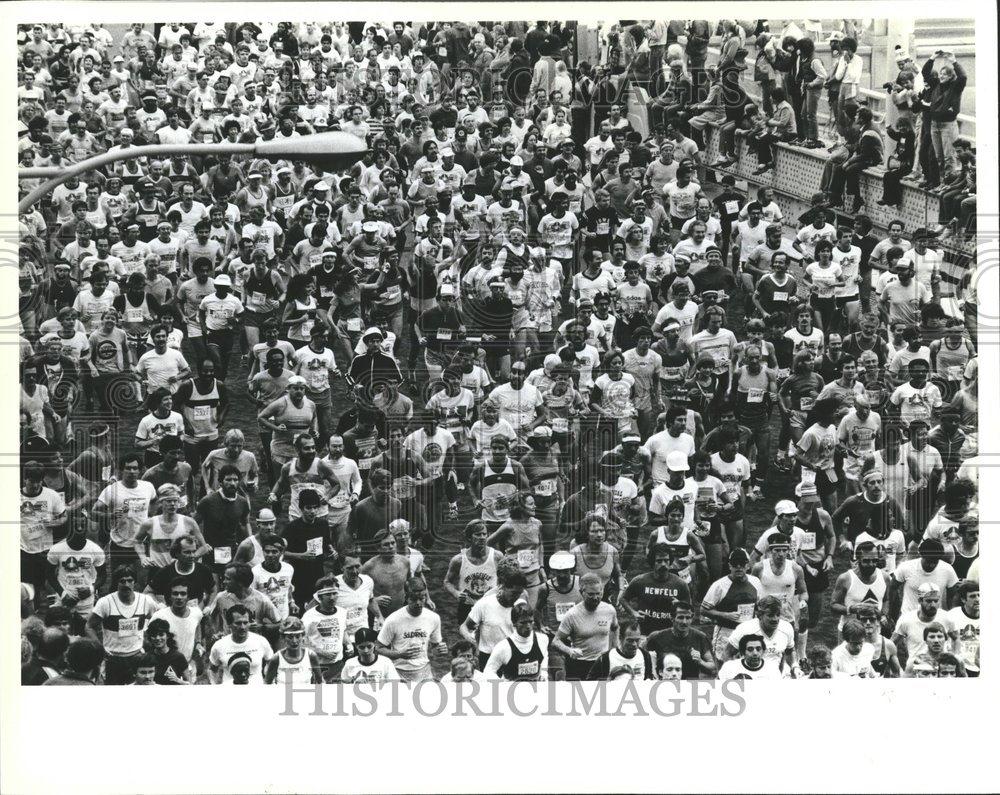 1983 Press Photo America&#39;s Marathon Chicago Dearborn - RRV58047 - Historic Images