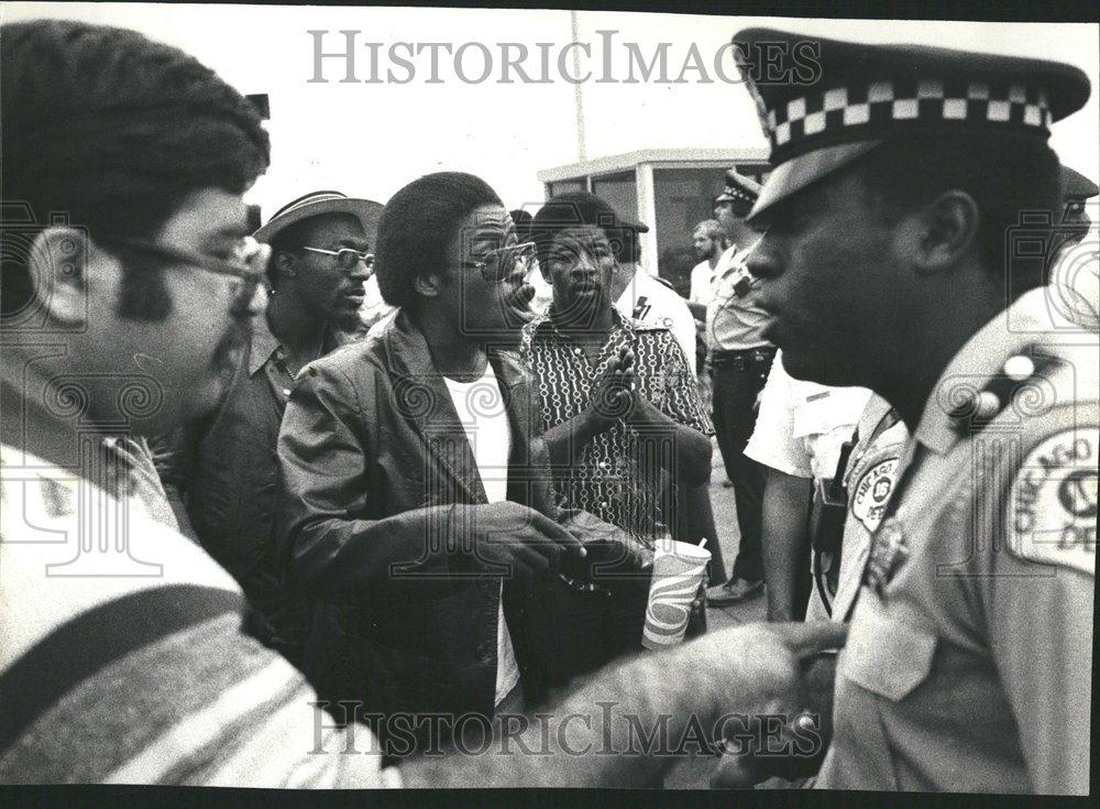 1977 Press Photo OHare Cabdrivers Start Protest - RRV44717 - Historic Images