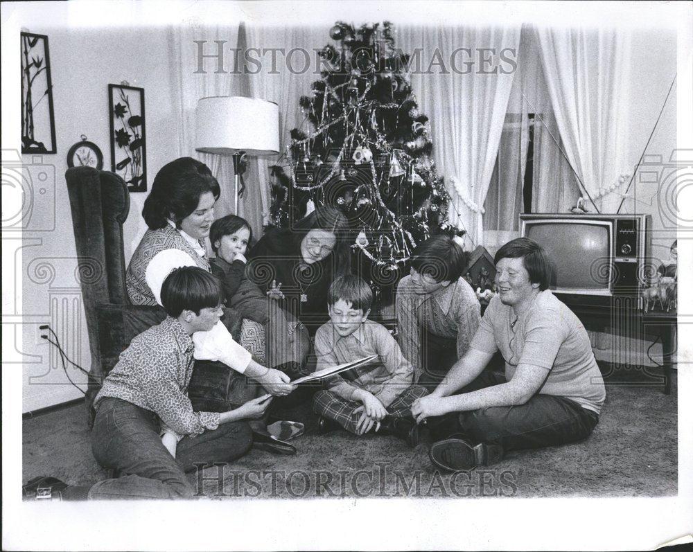 1972 Press Photo Mrs Barbra Reilly Lourie William John - RRV58749 - Historic Images