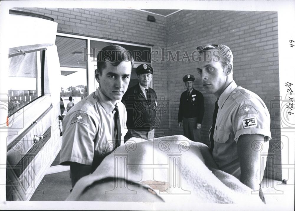 1968 Press Photo Ambulance Bill Nelson Cordone Entrance - RRV02163 - Historic Images