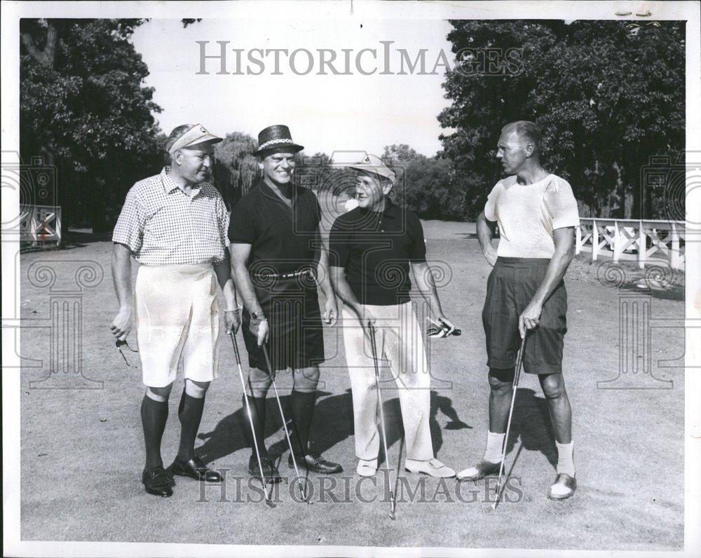 1960 Press Photo Elmhurst Club Sharp Foursome Chatting - RRV43301 - Historic Images