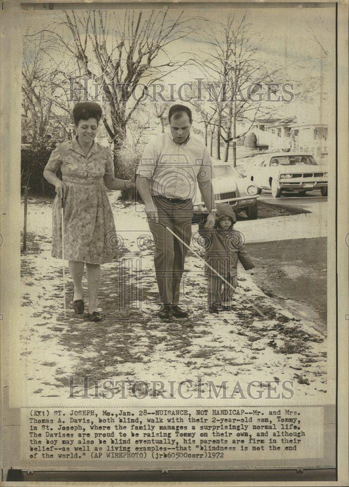 1972 Press Photo Mr. Mrs. Thomas A. Davis Blind - RRV64403 - Historic Images