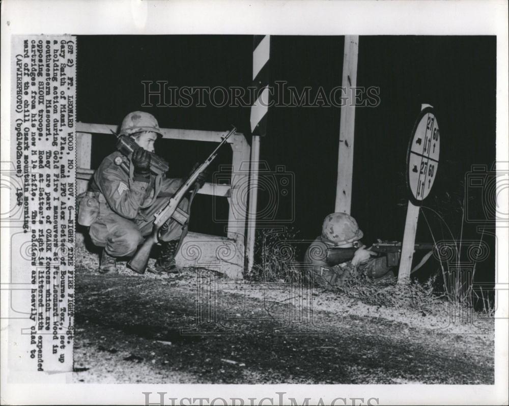 1964 Press Photo Gary Smith Miami PFC Alex Sieter - RRV18815 - Historic Images