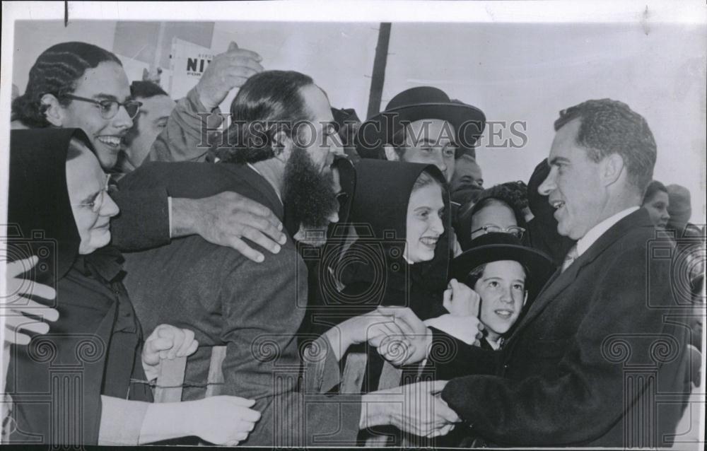 1960 Press Photo Folk Sect Plain Member Group Mind - RRV25949 - Historic Images